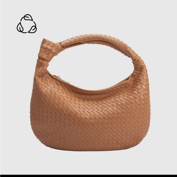 Melie Bianco Brigette - Picture 3 of 3